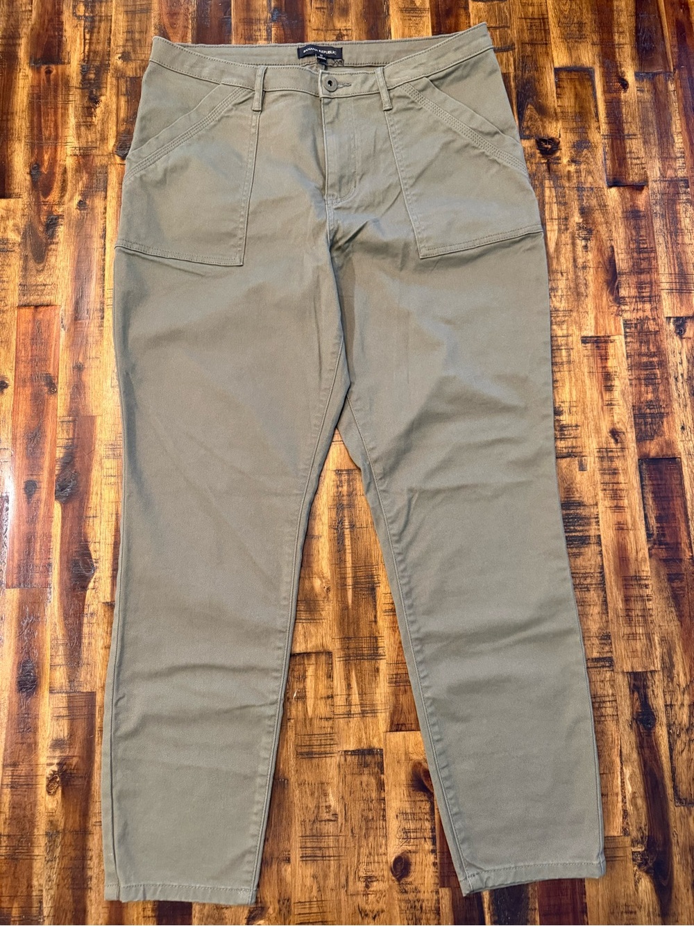 🍒Banana Republic Women's sz 12 ankle cut utility pant. military green. olive